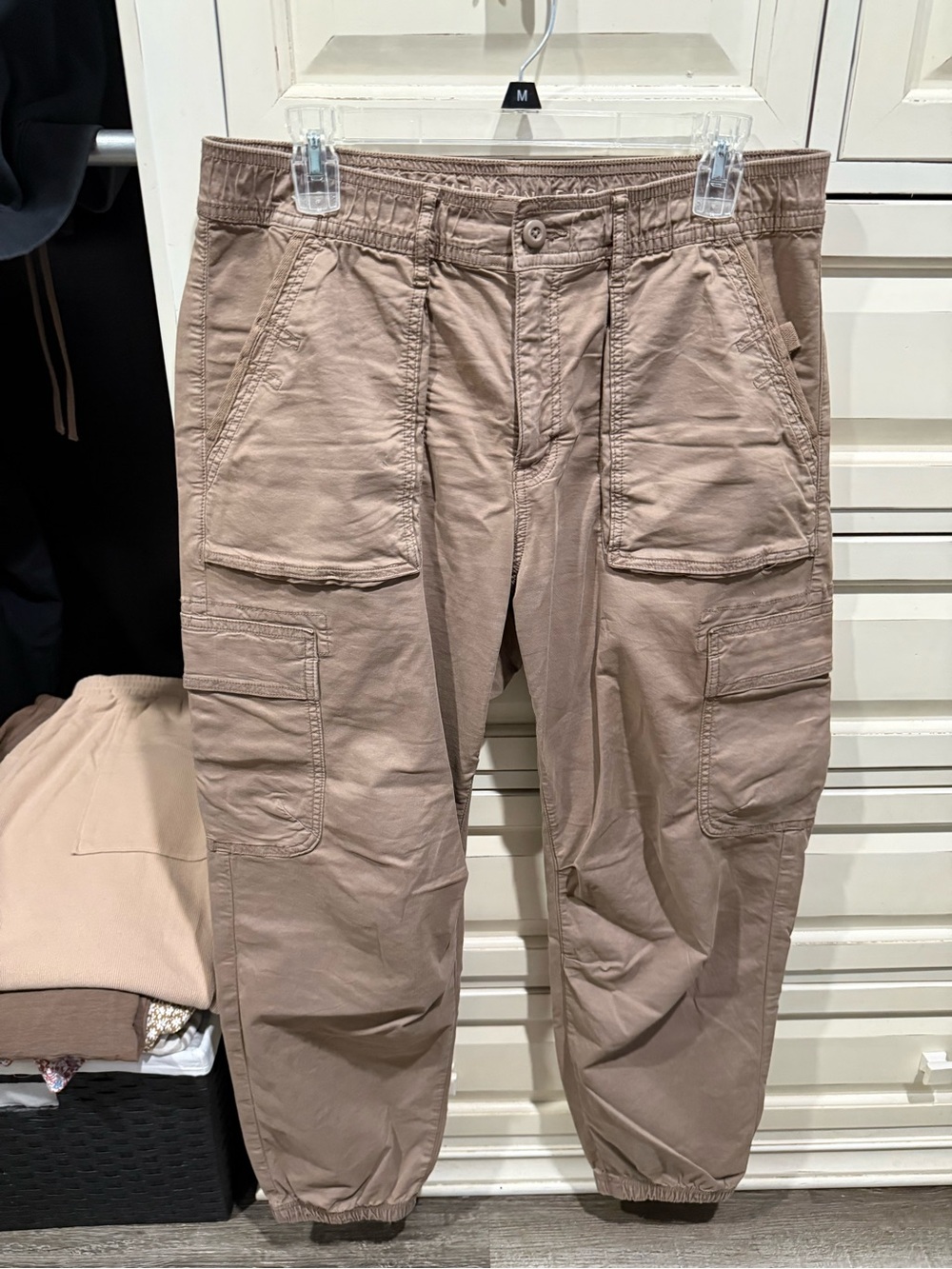 Woman’s Cargo Jogger Pants in Taupe